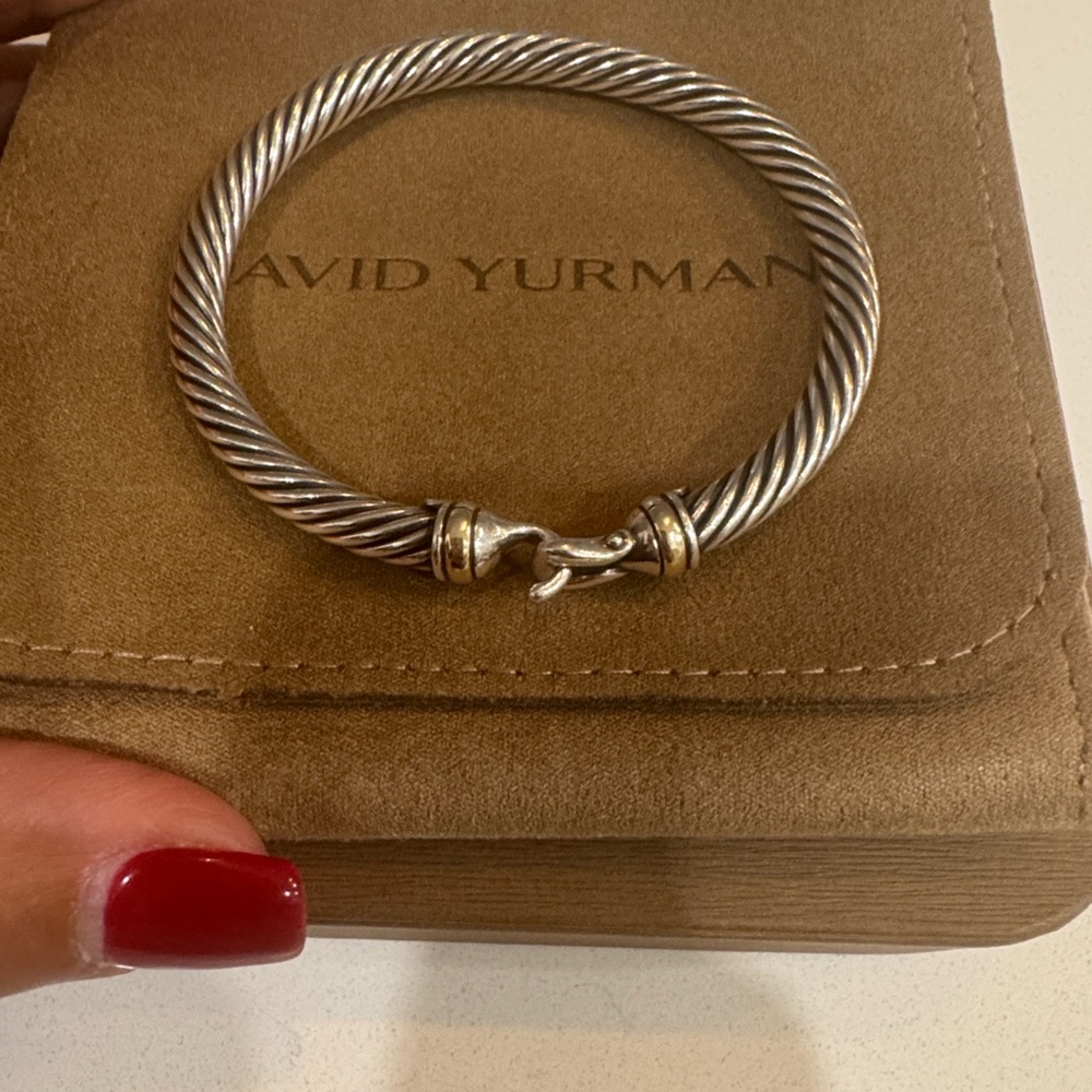 Authentic David Yurman, Twisted Silver Bracelet 5mm medium cuff - Picture 6 of 8